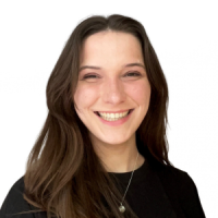 Portrait of Niamh Roberts