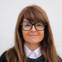 Portrait of Dr Raquel Iniesta